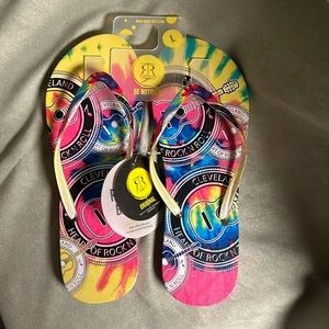 Robin Ruth flip flops - Cleveland Heart of Rock N Roll Size large NWT
